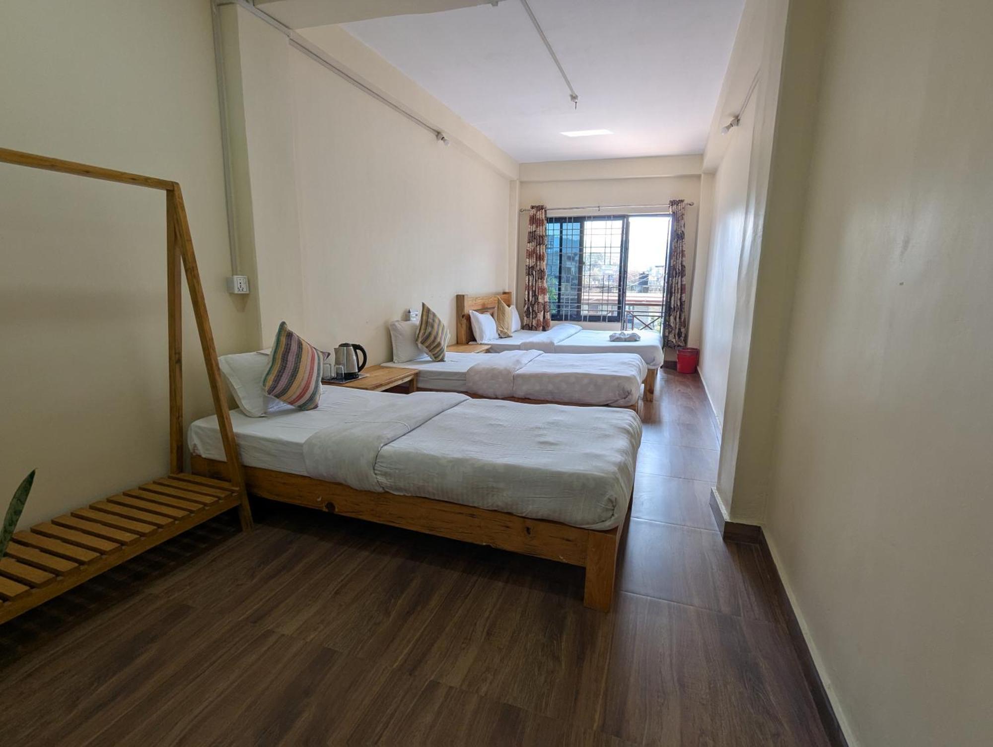Santoshi Guest House, โพคารา ภายนอก รูปภาพ